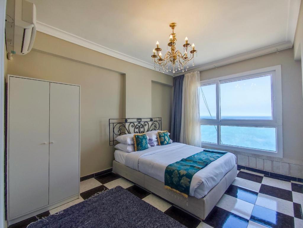 Downtown Sea View Suites Alexandria Bagian luar foto