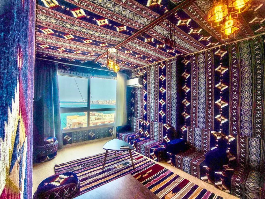 Downtown Sea View Suites Alexandria Bagian luar foto