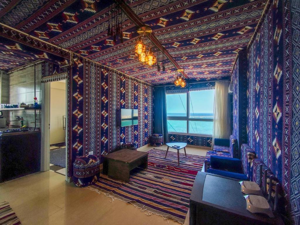 Downtown Sea View Suites Alexandria Bagian luar foto