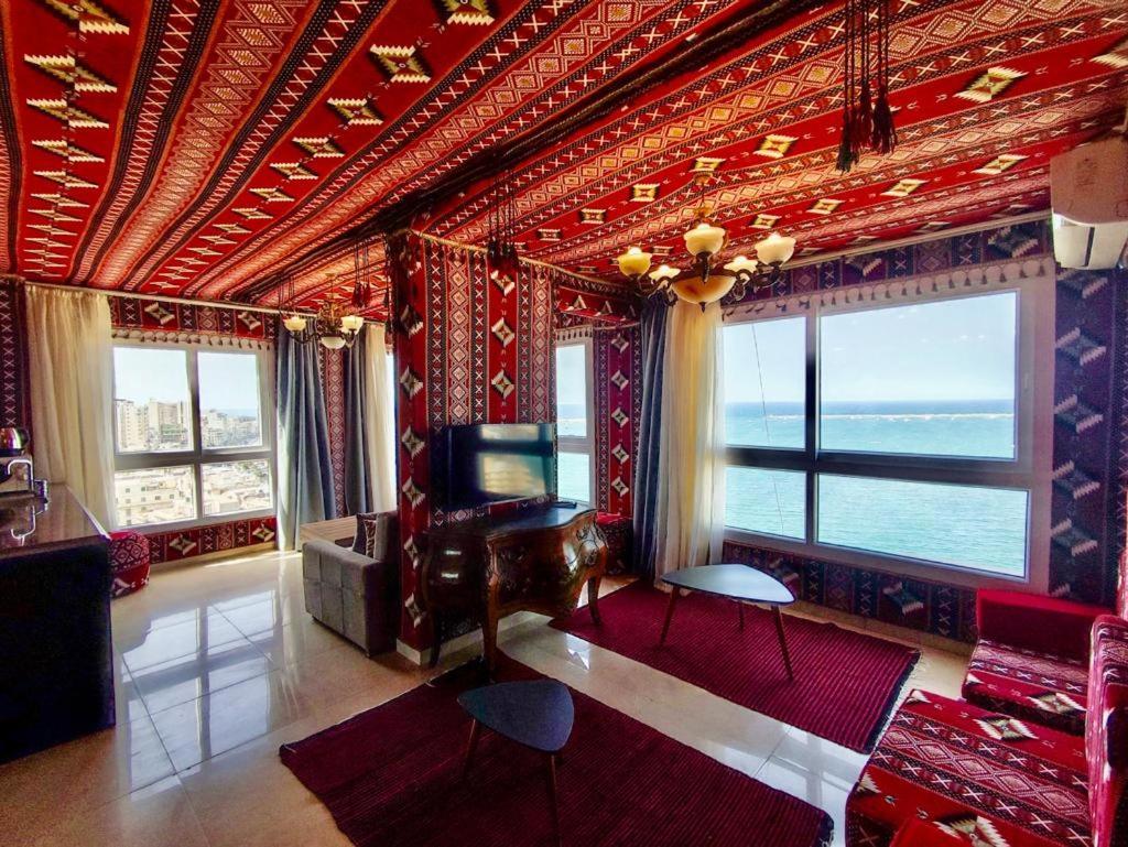 Downtown Sea View Suites Alexandria Bagian luar foto